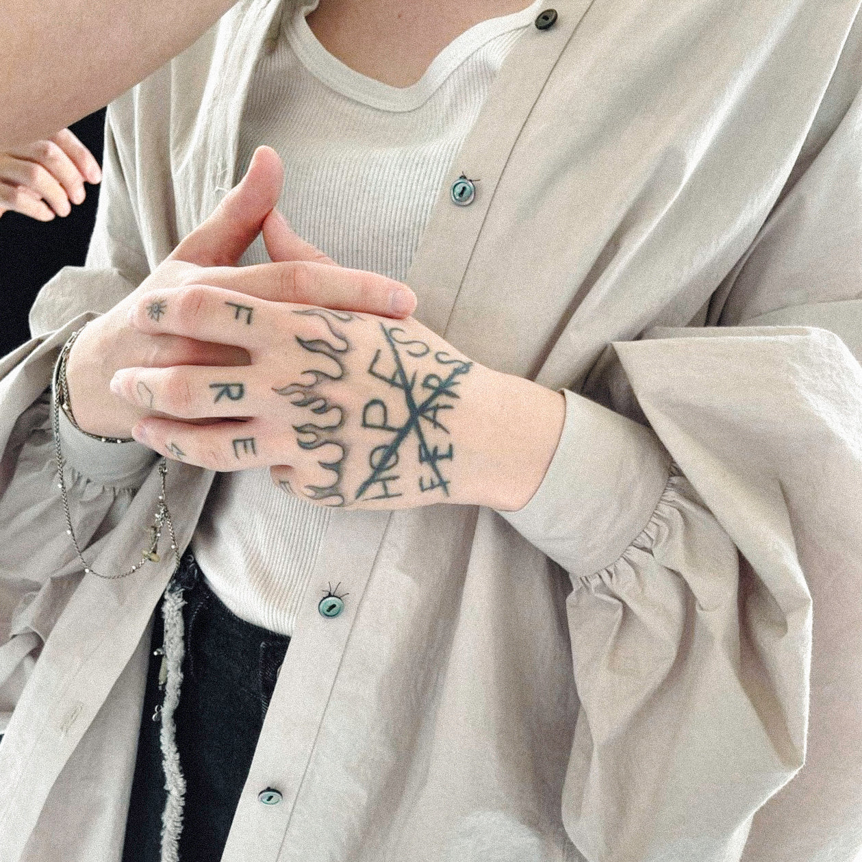 Extra volume puff sleeve blouse