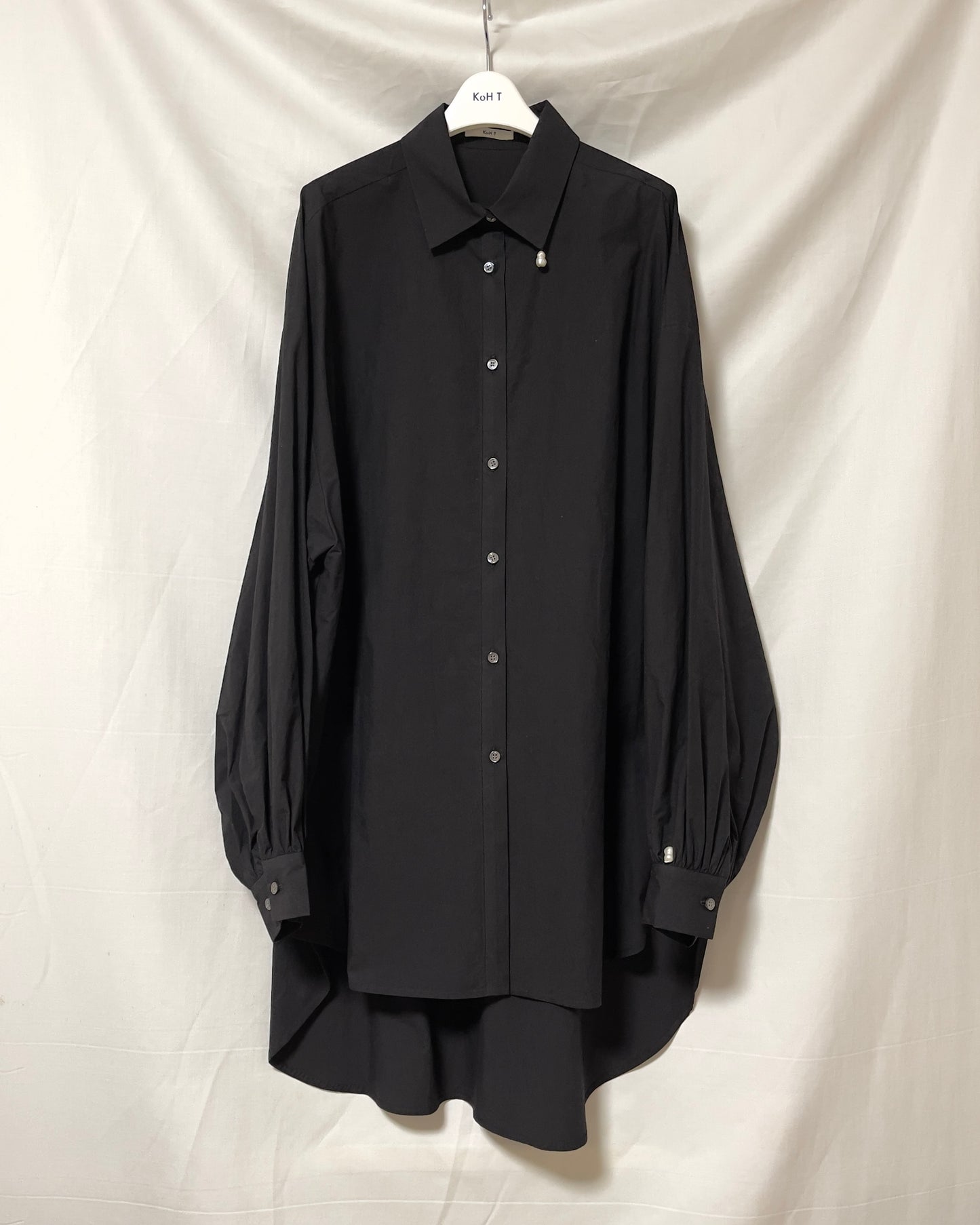 Extra volume puff sleeve blouse (twin pearl)