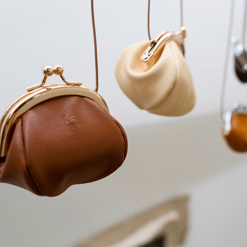 Apple recycled leather clasp mini pouch