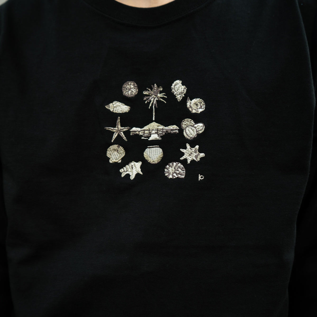 Resort Embroidery Long Sleeve T-Shirt