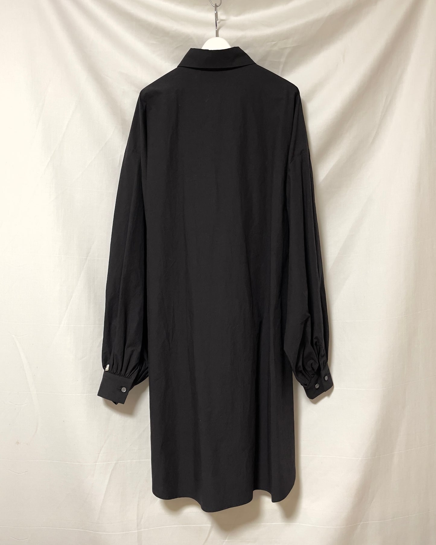 Extra volume puff sleeve blouse (twin pearl)
