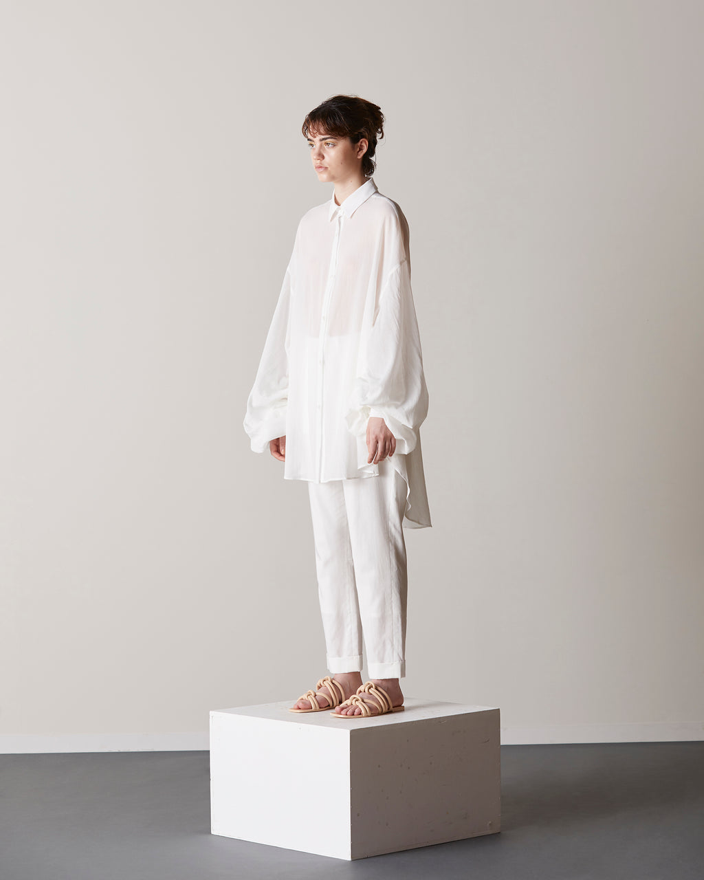 Extra volume puff sleeve blouse