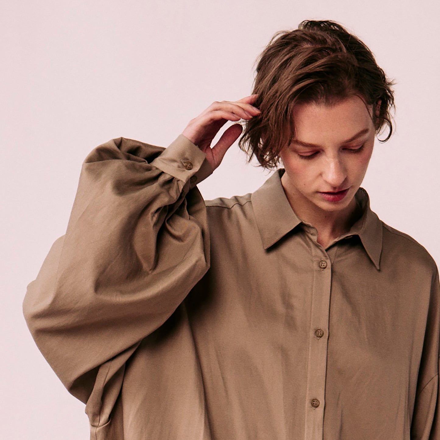 Volume puff sleeve blouse (rayon twill)