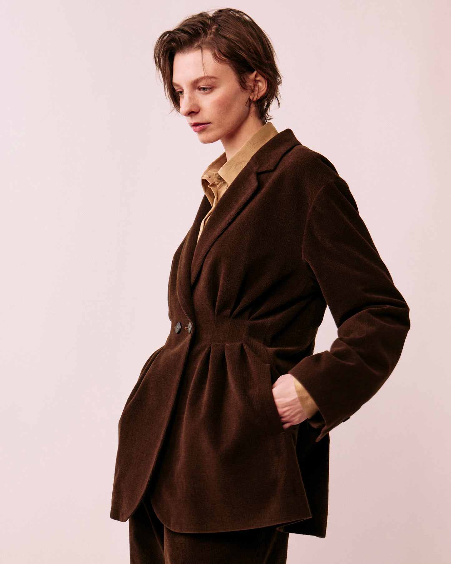 Double-breasted tailored tuck jacket (corduroy)