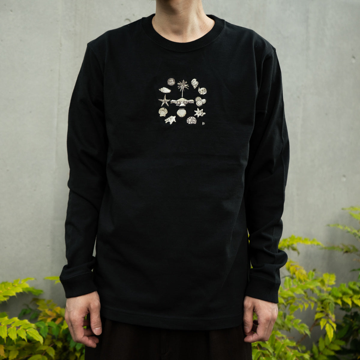 Resort Embroidery Long Sleeve T-Shirt (twin pearl)