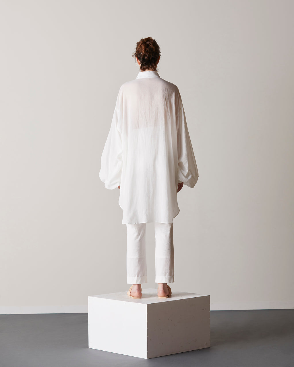 Extra volume puff sleeve blouse