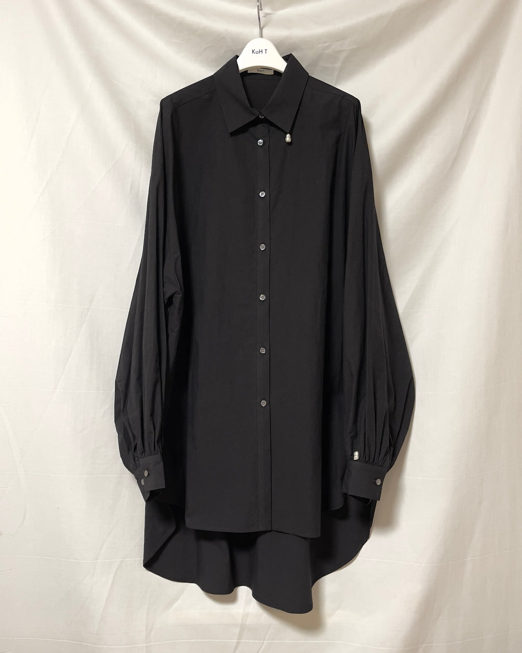 Extra volume puff sleeve blouse (twin pearl)