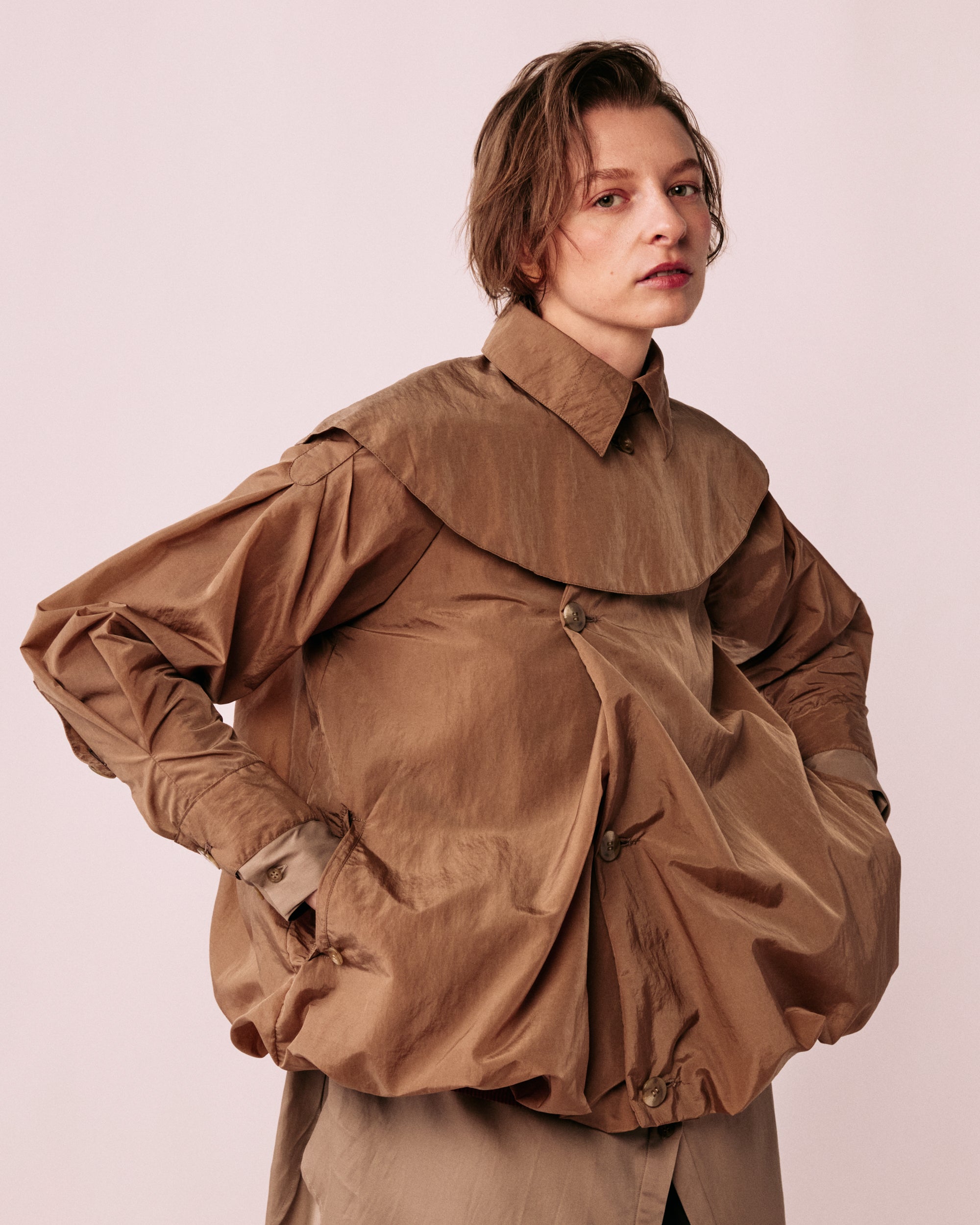 レディース ナイロンブルゾン ベージュ バルーンシルエット