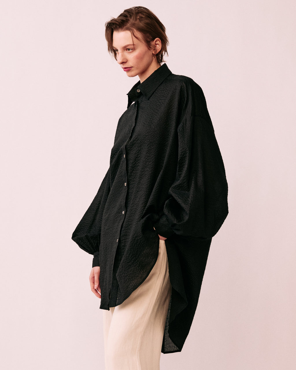 パフスリーブ ブラウス ブラック レディース 正面