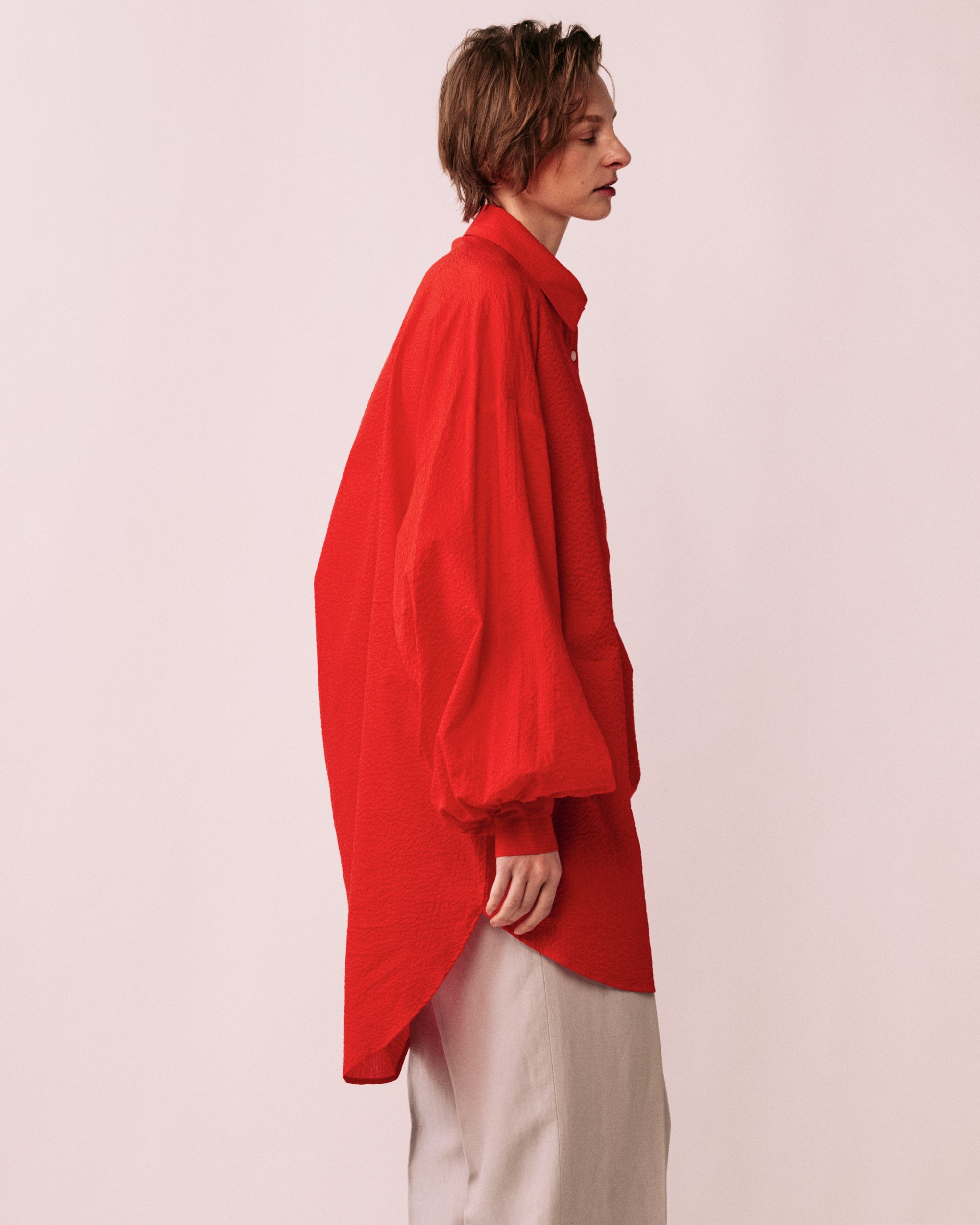 ボリューム袖 ブラウス レッド 着用イメージ