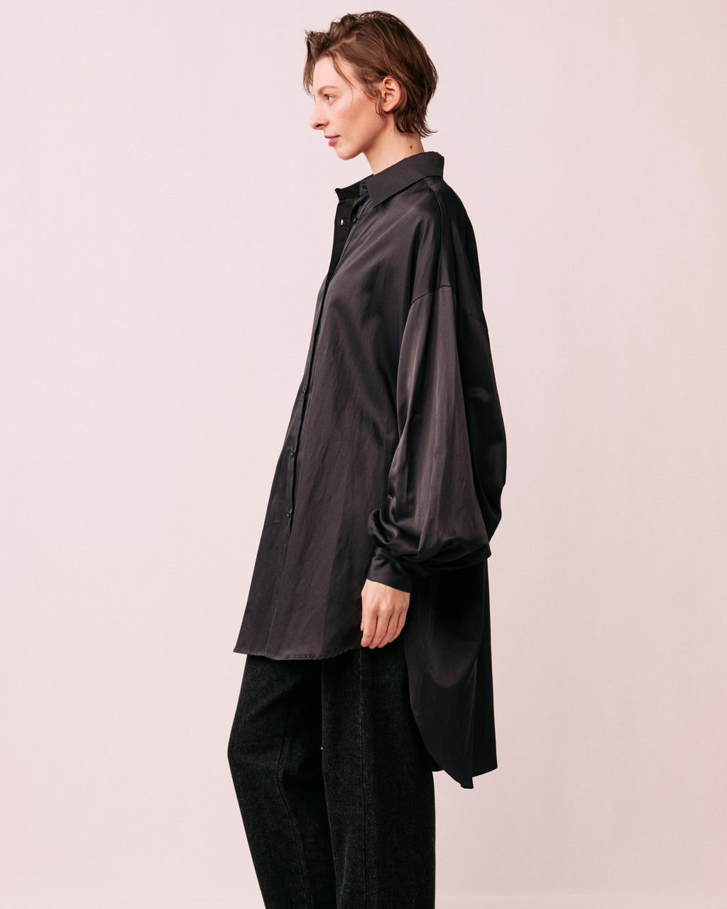 バルーンスリーブ 横からのシルエット