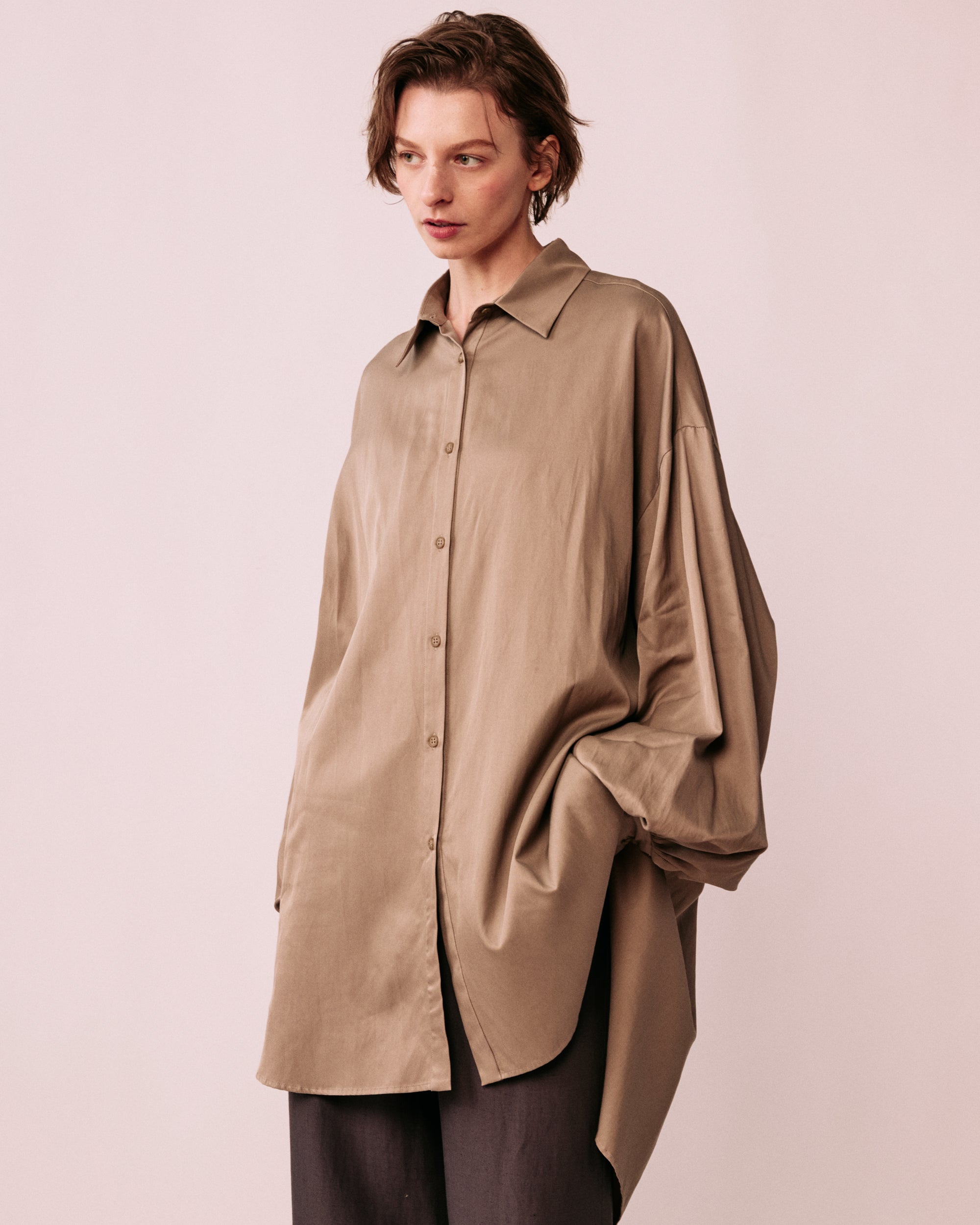 ボリューム袖 ブラウス グレージュ レディース 正面