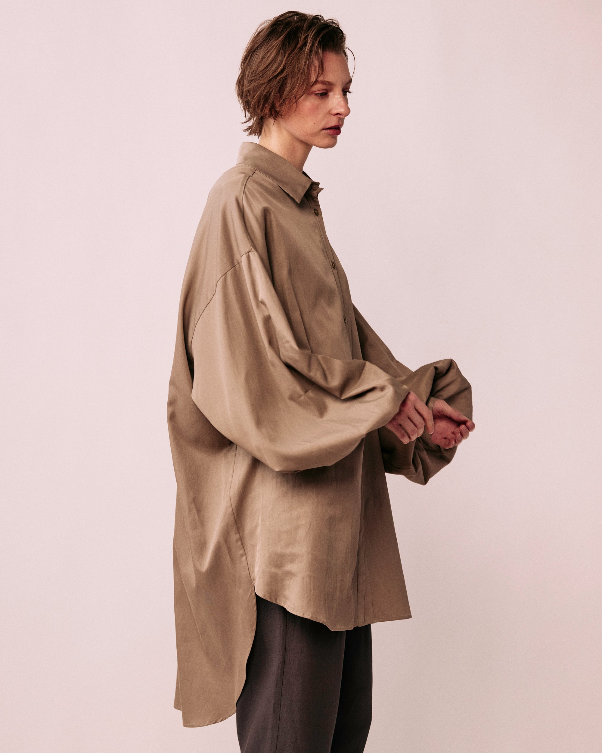 袖ギャザー ディテール アップ