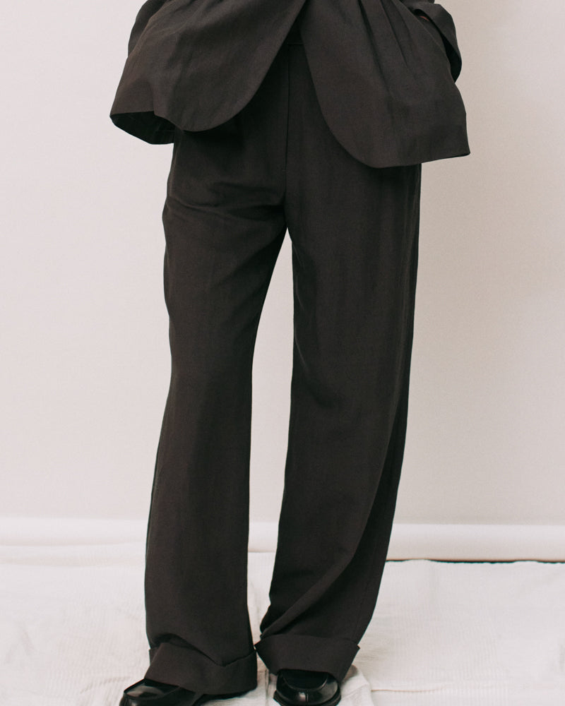 Double-tuck wide trousers