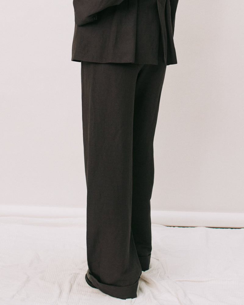 Double-tuck wide trousers