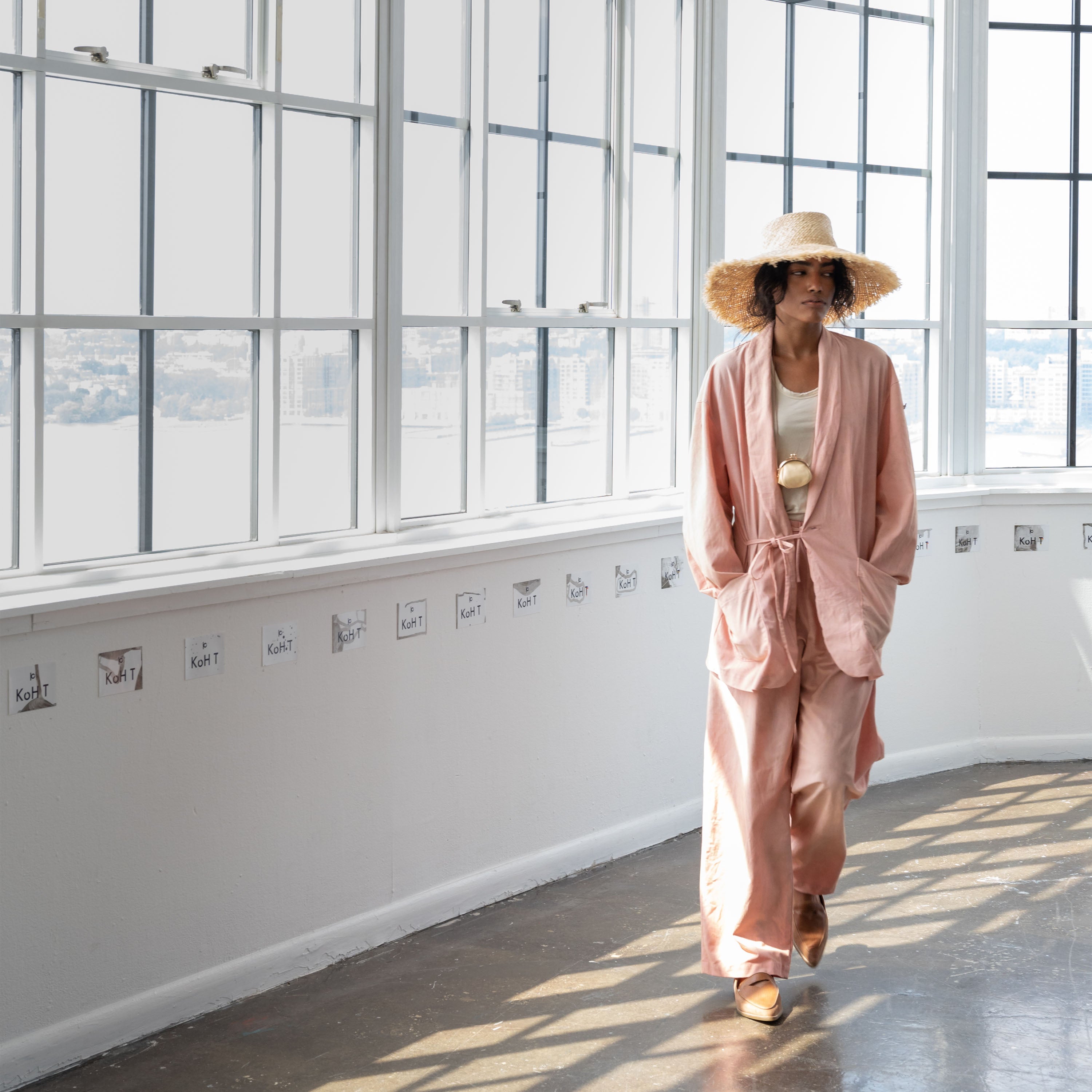 Relaxed front tie jacket