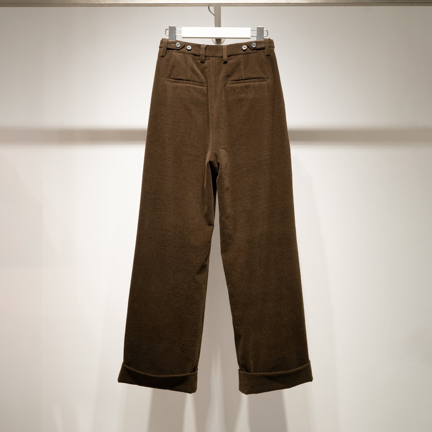 Double-tuck wide trousers (corduroy)