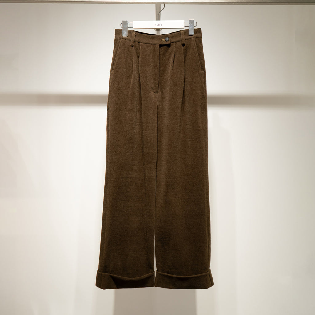 Double-tuck wide trousers (corduroy)