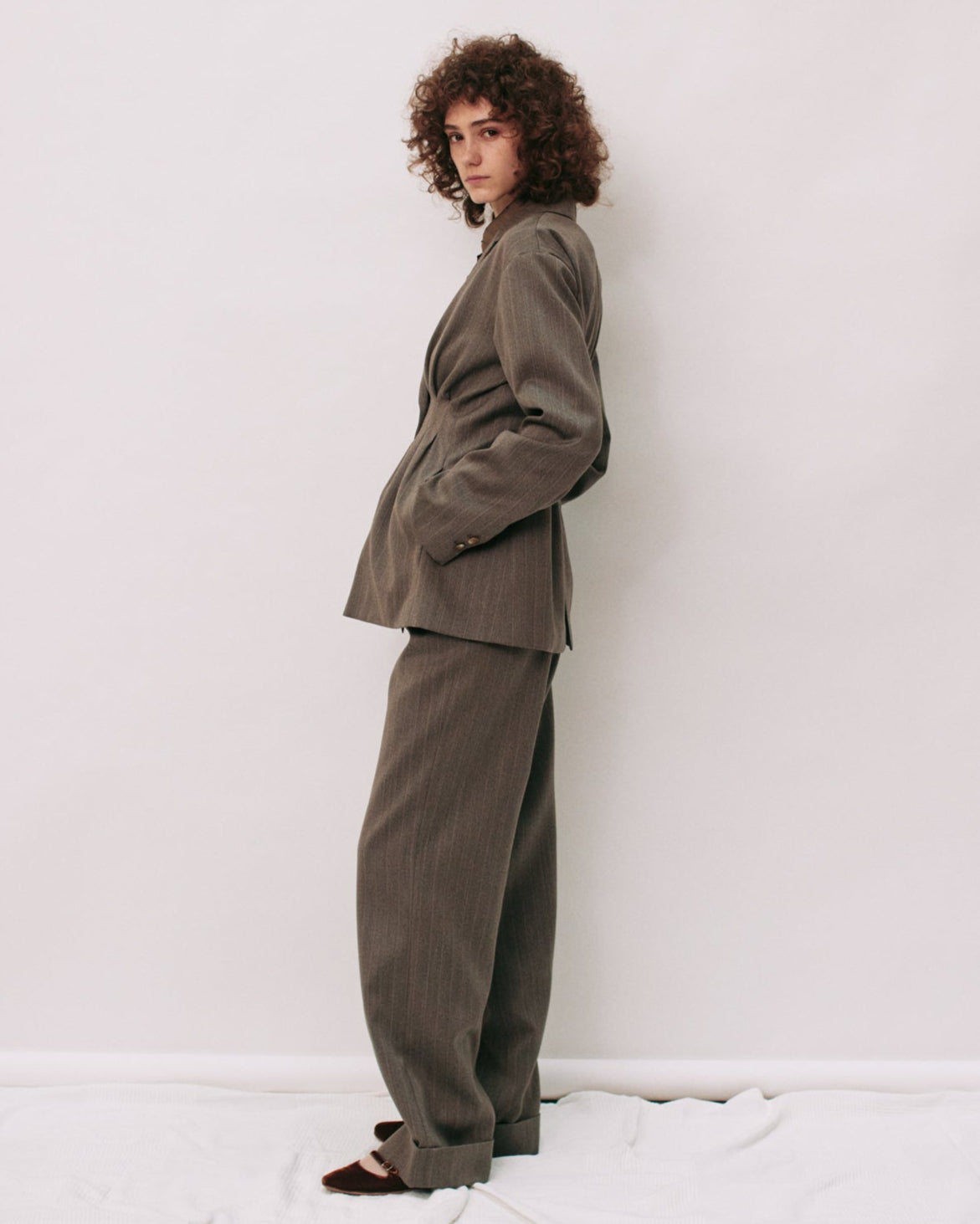 【PRE ORDER】Double-tuck wide trousers (wool)
