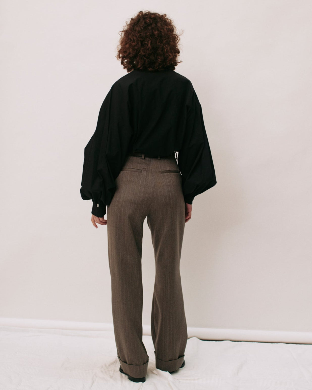 【PRE ORDER】Double-tuck wide trousers (wool)