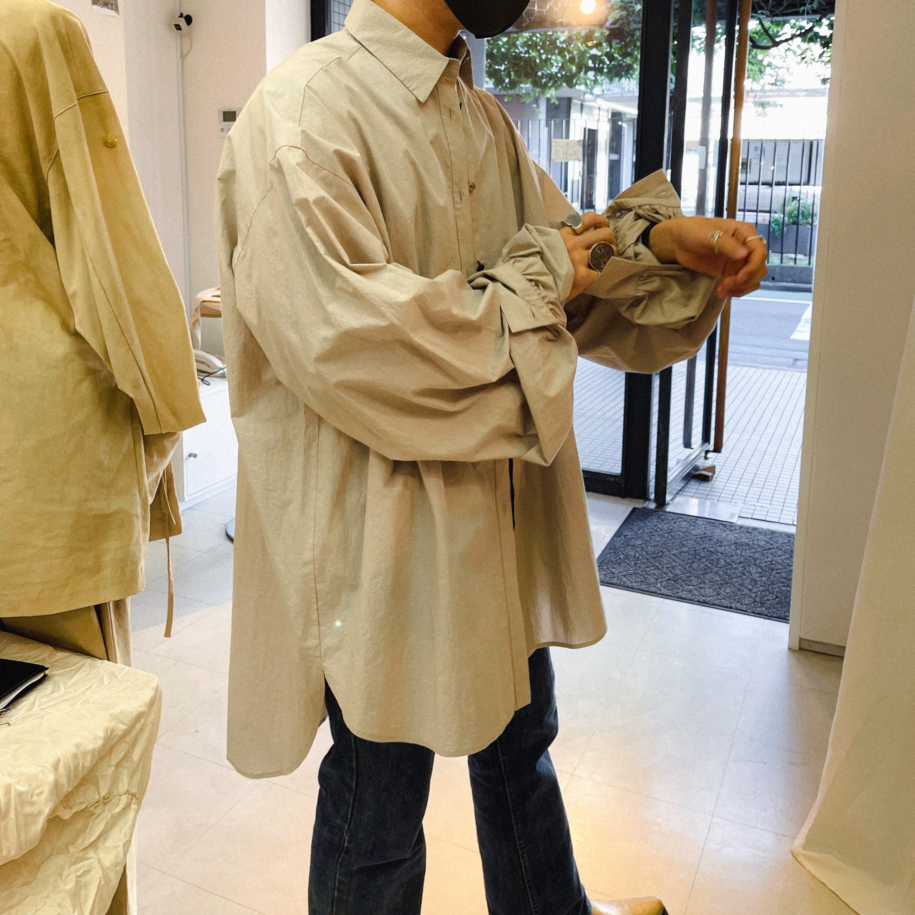 Extra volume puff sleeve blouse