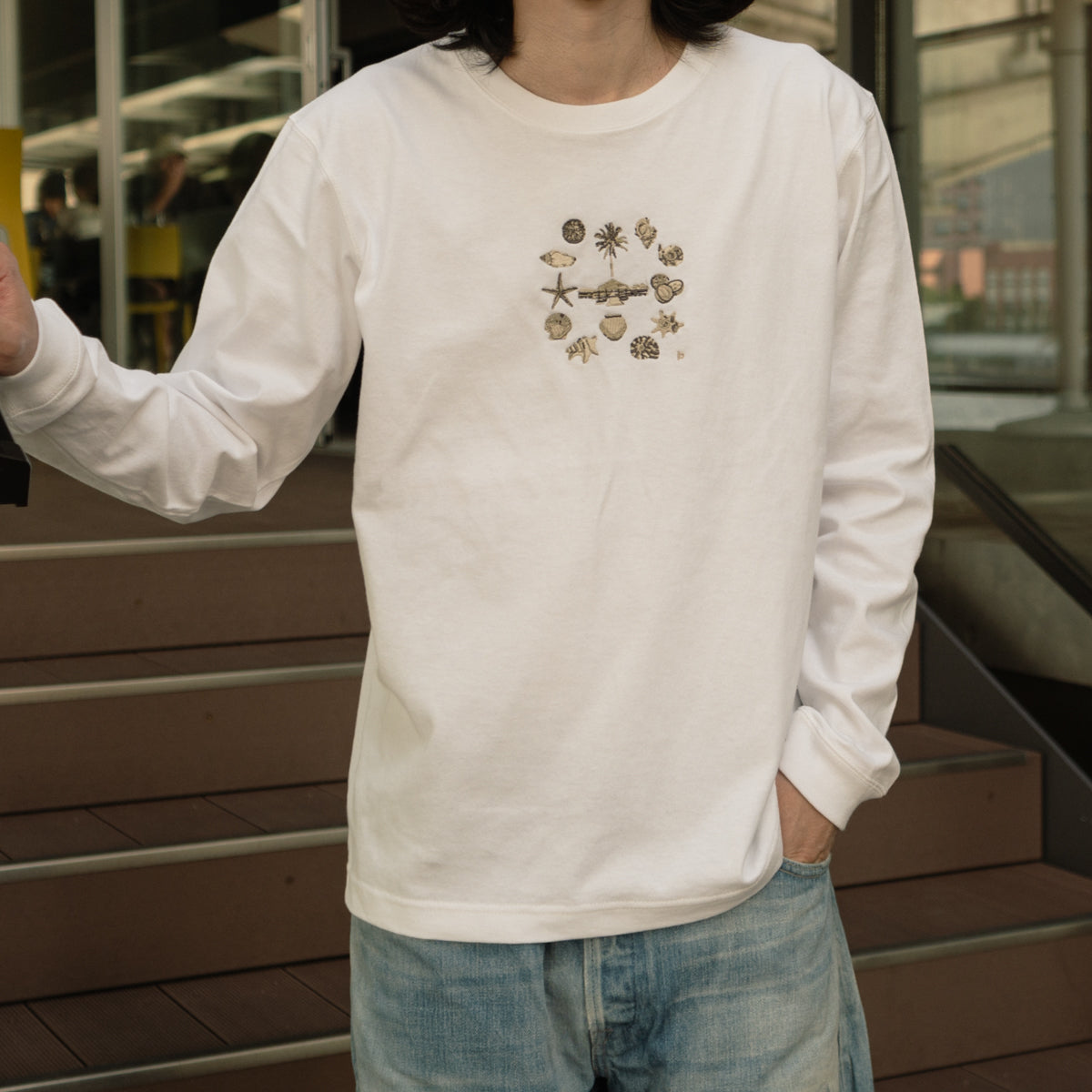 Resort Embroidery Long Sleeve T-Shirt (twin pearl)