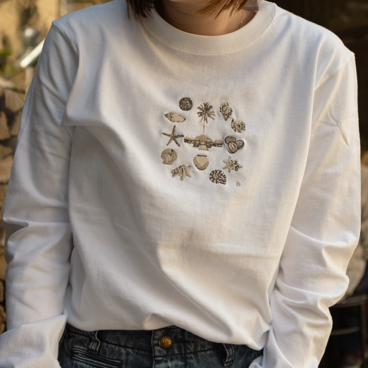 Resort Embroidery Long Sleeve T-Shirt (twin pearl)