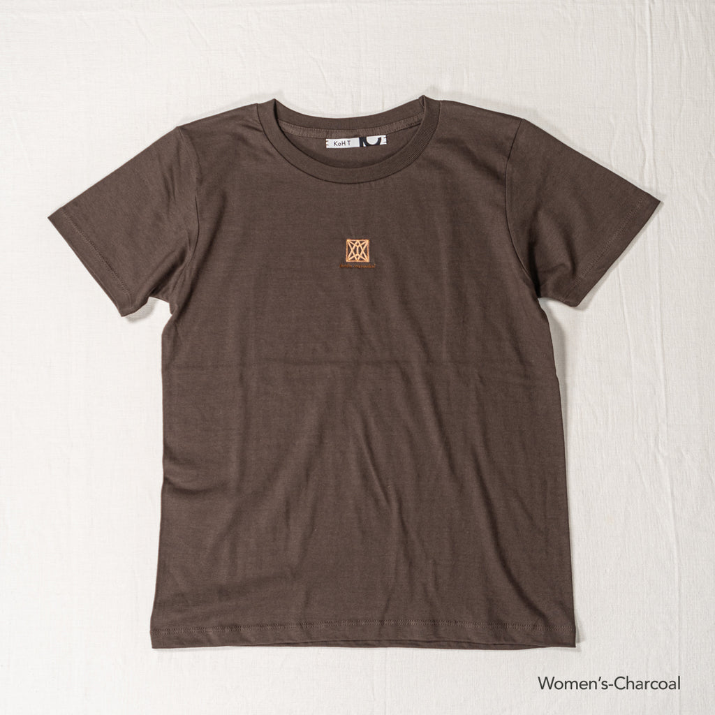 Travel door embroidered T-shirt