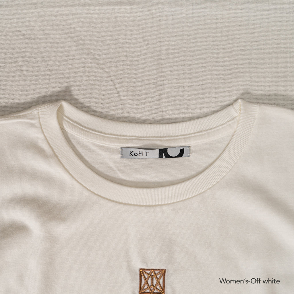 Travel door embroidered T-shirt