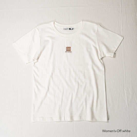 Travel door embroidered T-shirt