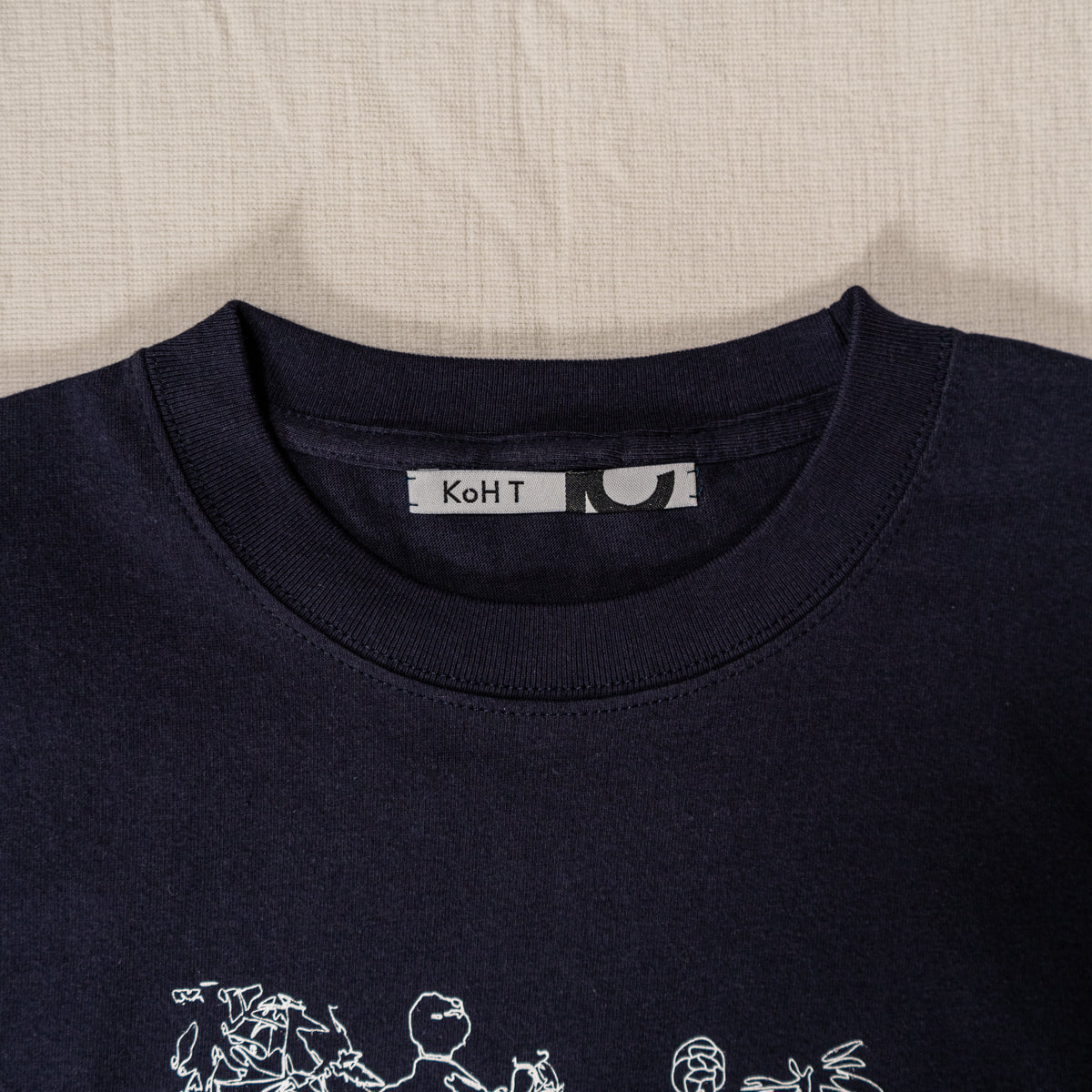 Nostalgic travel print long sleeve T-shirt