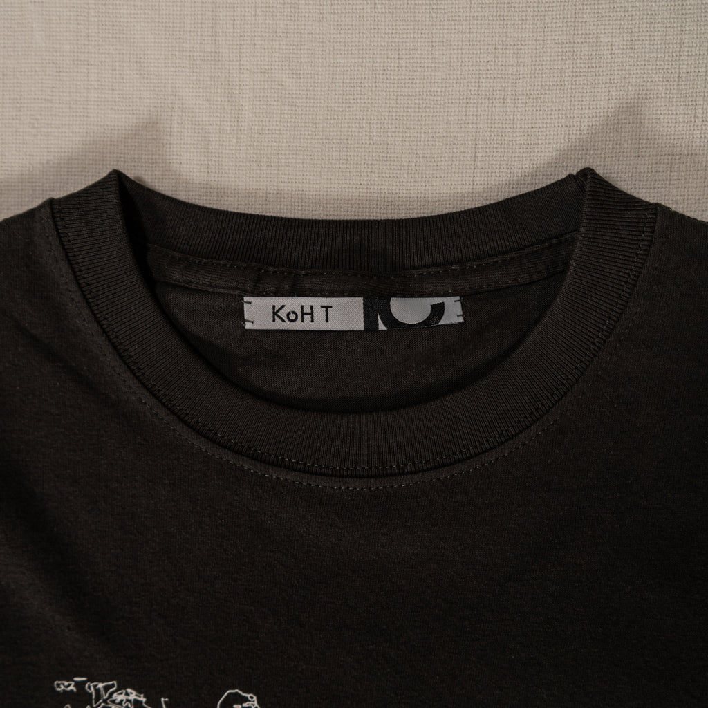 Nostalgic travel print long sleeve T-shirt